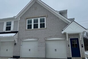 518 Glenhaven Wy in Fairborn, OH - Building Photo