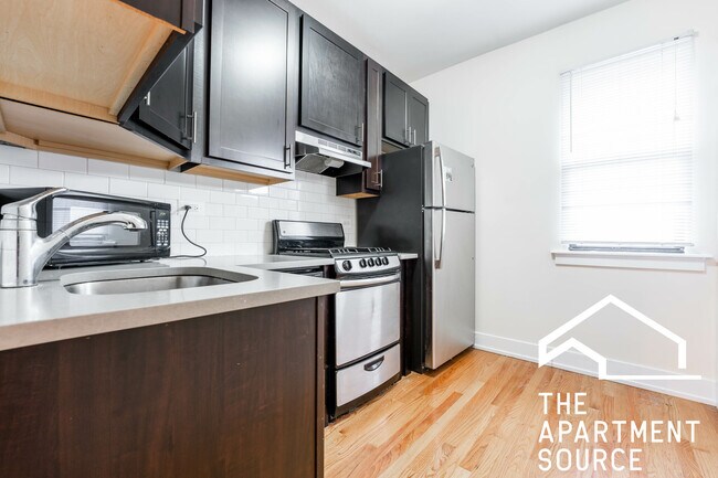 property at 619 W Melrose St