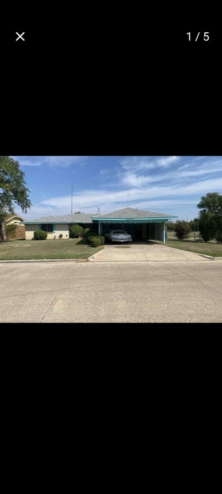1501 SW Monroe Ave in Lawton, OK - Building Photo
