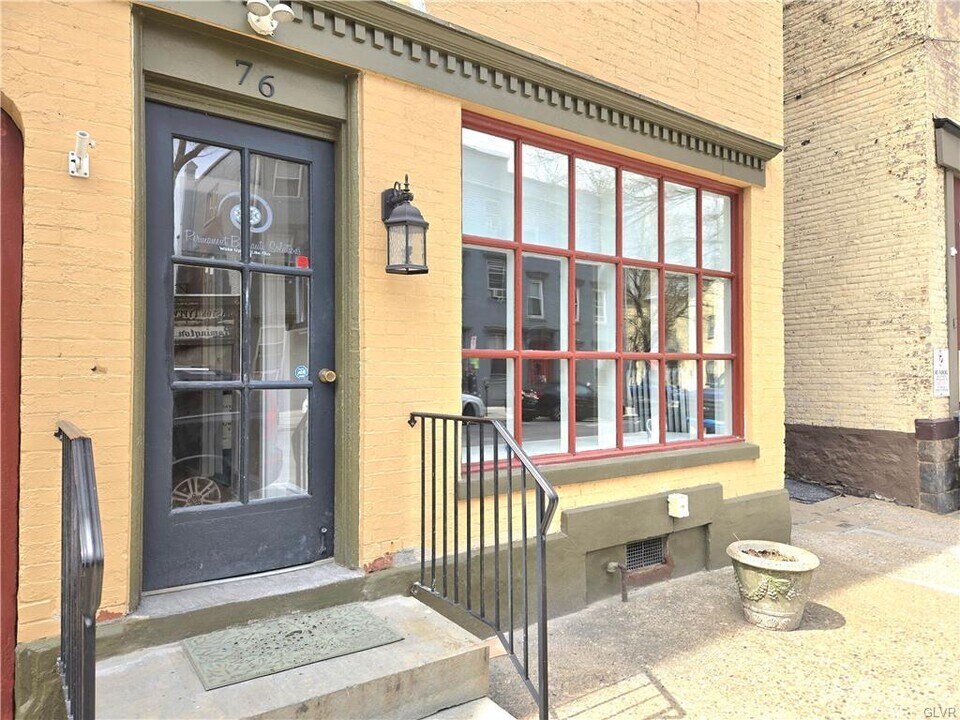 76 S 4th St in Easton, PA - Building Photo