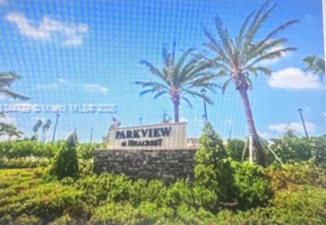 4950 Eucalyptus Dr in Hollywood, FL - Foto de edificio