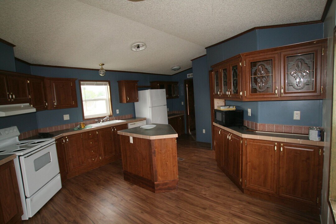 306 White Oak Dr in Bozeman, MT - Building Photo