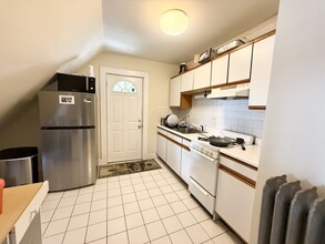 35 Parsons St, Unit 2 in Boston, MA - Building Photo - Building Photo