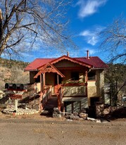 136 Cave Ave in Manitou Springs, CO - Building Photo