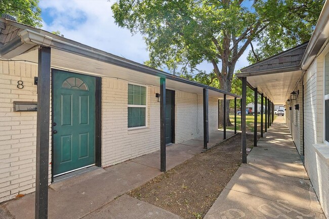 property at 614 W Heard St
