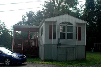 56 Middle Village Rd in Mount Bethel, PA - Building Photo - Building Photo