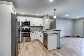 102 Ridge Rd in Osceola, WI - Building Photo - Building Photo