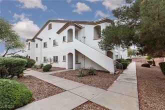 5650 E Sahara Ave in Las Vegas, NV - Building Photo - Building Photo