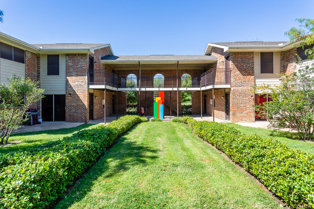 Parkway Villas in Grand Prairie, TX - Foto de edificio