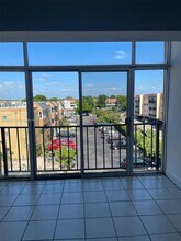 6055 W 19th Ave in Hialeah, FL - Building Photo - Building Photo