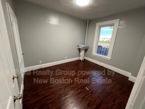 64 Hollis St in Framingham, MA - Building Photo - Building Photo