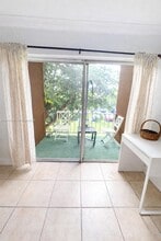 9459 SW 76th St in Miami, FL - Building Photo - Building Photo