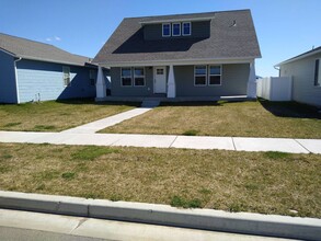 8912 N Spokane St in Post Falls, ID - Building Photo - Building Photo