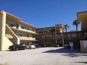 Patrician Apartments in Daytona Beach, FL - Building Photo - Building Photo