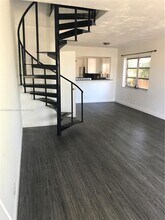 2444 SW 58th Manor in Fort Lauderdale, FL - Building Photo - Building Photo