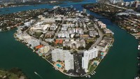 1130 93rd St in Bay Harbor Islands, FL - Foto de edificio - Building Photo