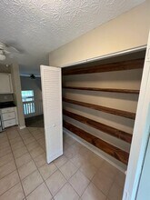 8132 Bold Forbes Ct in Indianapolis, IN - Foto de edificio - Building Photo