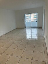 140 Royal Palm Rd in Hialeah Gardens, FL - Building Photo - Building Photo