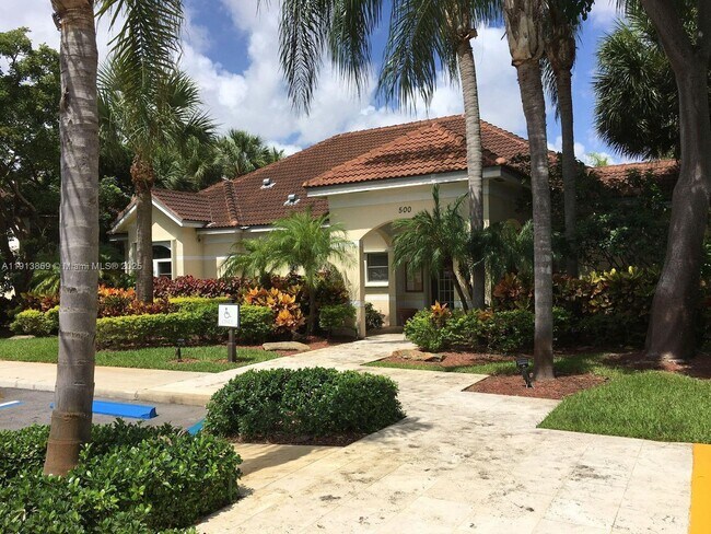 570 S Park Rd in Hollywood, FL - Building Photo - Building Photo