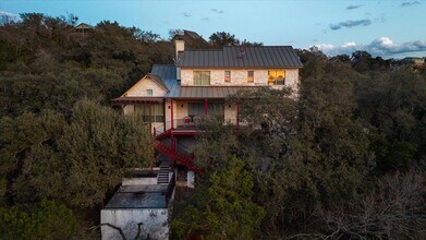 1017 Coventry Rd in Spicewood, TX - Building Photo - Building Photo