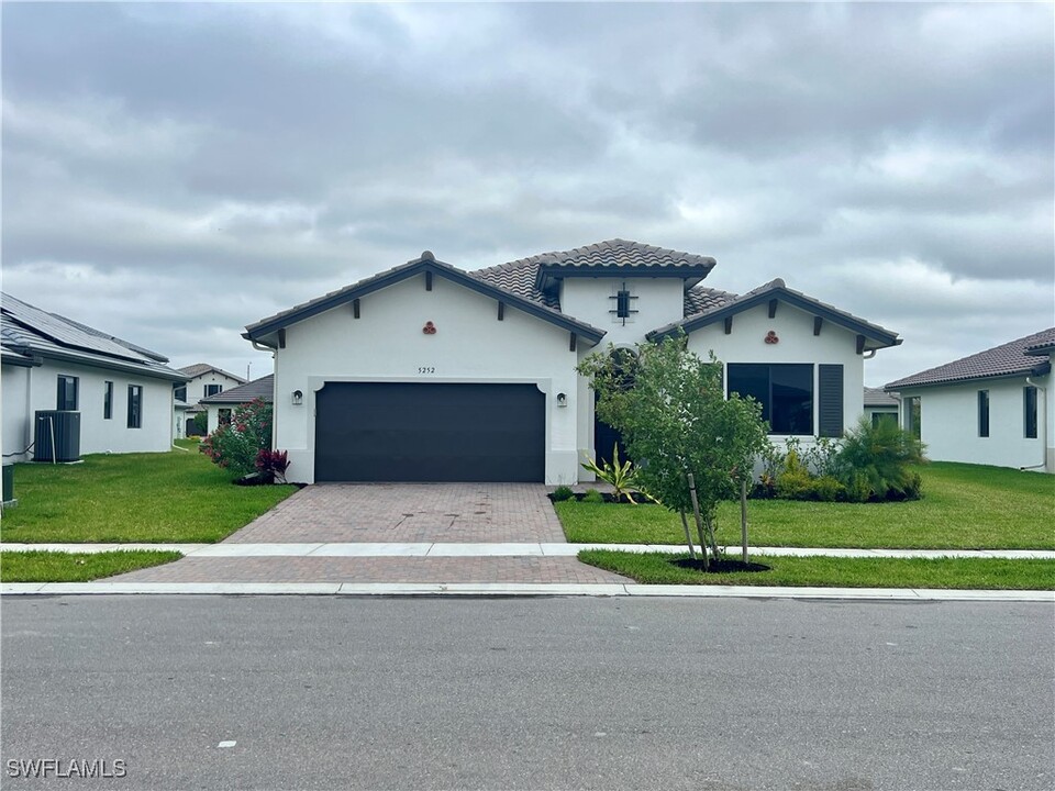 5252 Lamone Ln in Ave Maria, FL - Building Photo