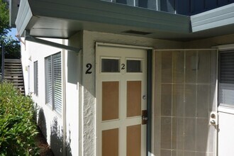 323 Blossom Hill Rd in San Jose, CA - Building Photo - Building Photo