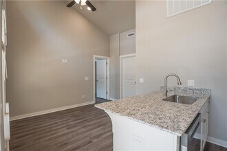 770 N Honey Locust Bnd in Fayetteville, AR - Building Photo - Building Photo