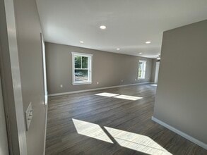 22 Pond Rd in Hampden, ME - Building Photo - Building Photo