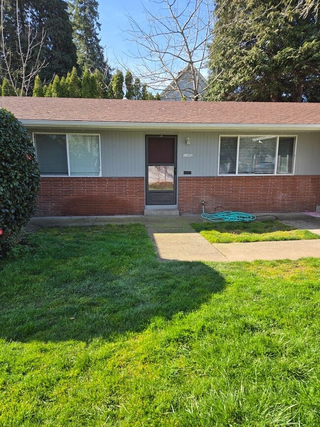 property at 11054-11054 NE Glisan St