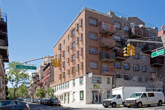 670 Myrtle Ave in Brooklyn, NY - Building Photo - Building Photo