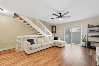 7755 E Quincy Ave in Denver, CO - Foto de edificio - Building Photo