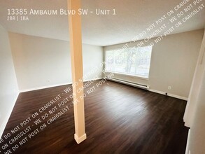 13385 Ambaum Blvd SW in Burien, WA - Building Photo - Building Photo