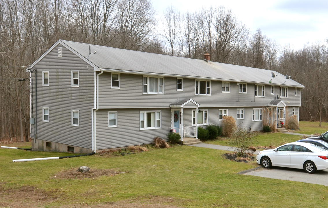10 Wellswood Rd in Amston, CT - Building Photo