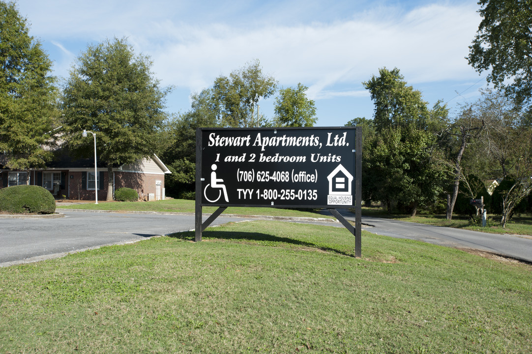 Stewart Apartments in Adairsville, GA - Building Photo