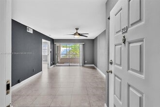 2880 N Oakland Forest Dr in Oakland Park, FL - Building Photo - Building Photo