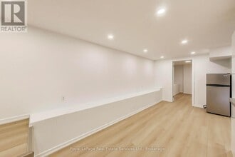 846 Carlaw Ave in Toronto, ON - Building Photo - Building Photo