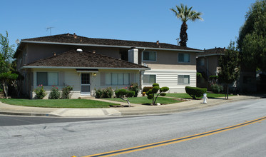 585 Iowa Ave in Sunnyvale, CA - Building Photo - Building Photo