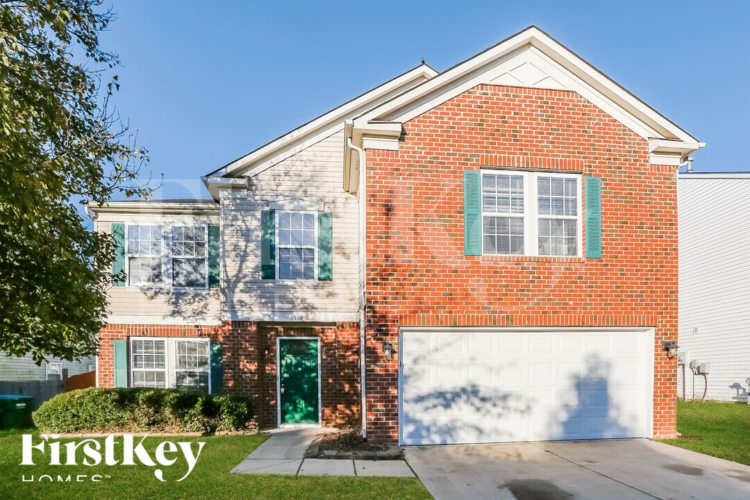 5508 Hammermill Dr in Harrisburg, NC - Building Photo