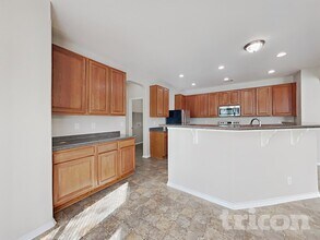 320 Apricot Dr in Kyle, TX - Foto de edificio - Building Photo