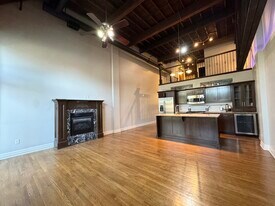 1715 Summit St in Kansas City, MO - Building Photo