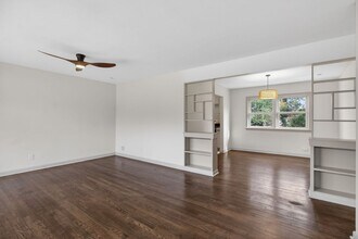 8056 Meadow Creek Rd in Norfolk, VA - Building Photo - Building Photo