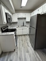 203 Hillsboro St in Martin, TN - Building Photo