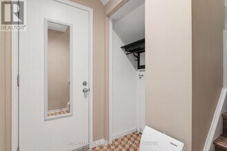 243 Sunnyside Ave in Ottawa, ON - Building Photo - Building Photo