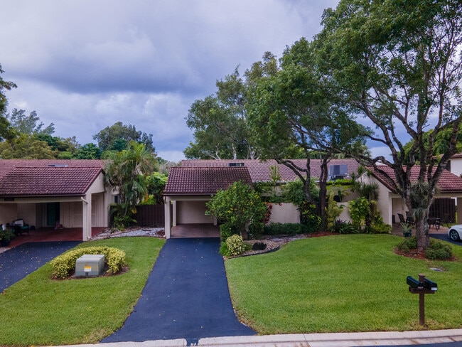 8410 Cypress Ln