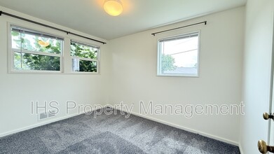 2104 Lee Blvd in Richland, WA - Building Photo - Building Photo