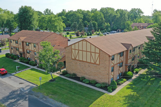 Kensington Place Apartments in Toledo, OH - Building Photo - Building Photo