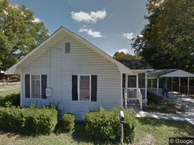 1015 Franklin St in Hartsville, SC - Building Photo