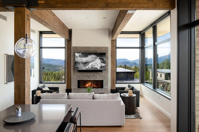 4 Boathouse Way in Big Sky, MT - Building Photo - Building Photo
