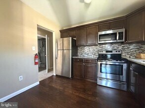 22 Florence Tollgate in Burlington, NJ - Building Photo - Building Photo