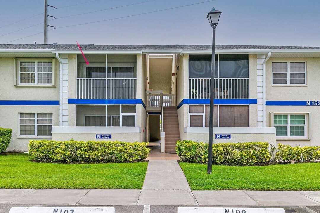 1530 SE Royal Green Cir in Port St. Lucie, FL - Building Photo